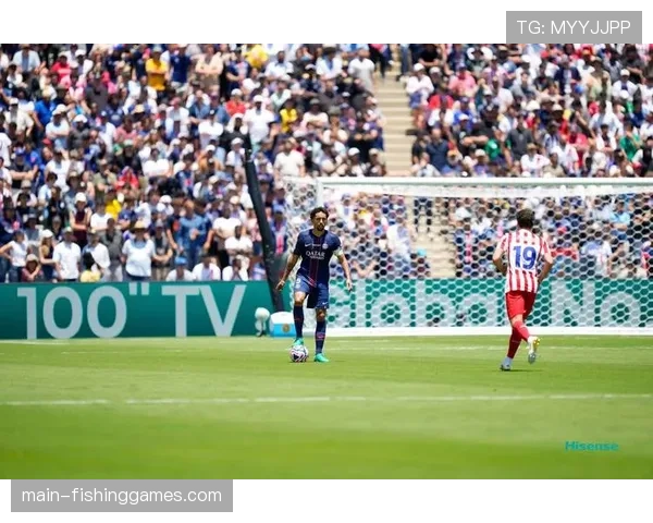 场边花絮：马竞主帅西蒙尼因抗议判罚被出示黄牌